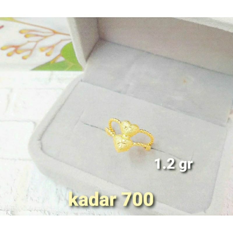 Cincin love model V 2 baris.Emas kadar 700. 16 K.Emas asli.Emas tua.