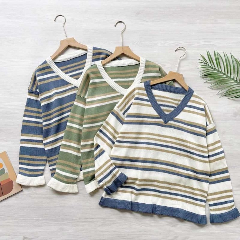 sweater lucky jumbo rajut tebal v neck salur bahan tidak panas