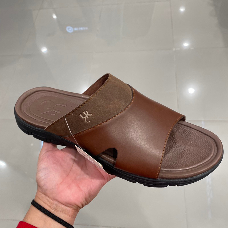 YONGKI KOMALADI SANDAL SLOP PRIA LEBARAN MATAHARI