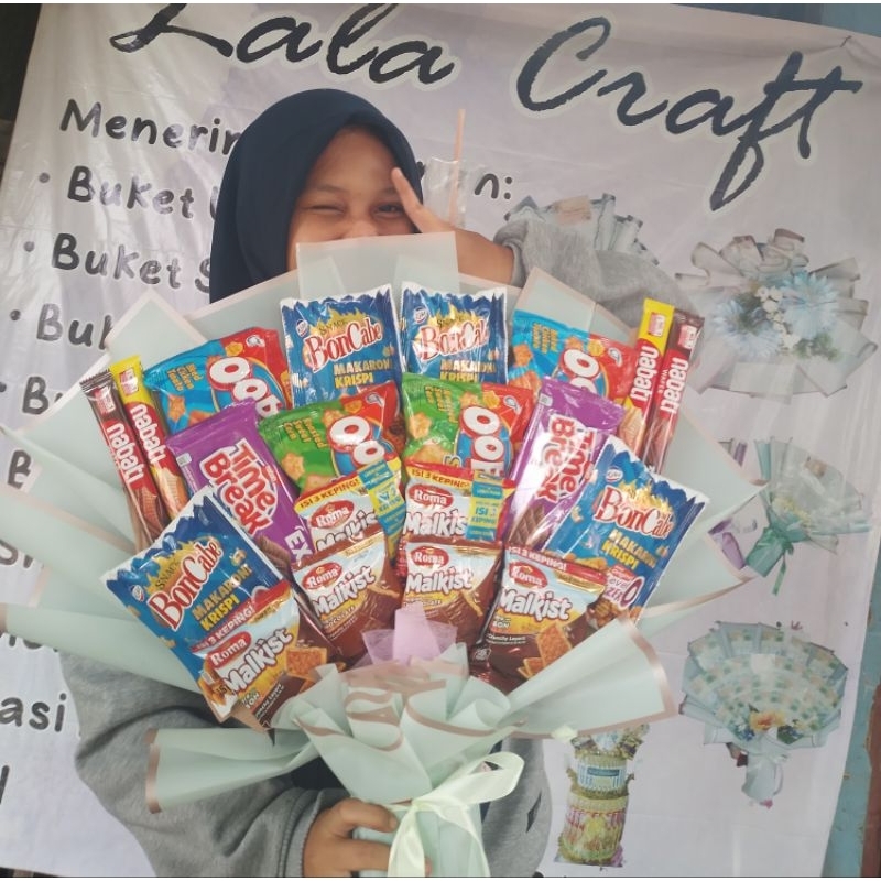 Buket snack jumbo/ buket snack ulang tahun/ buket sempro/ buket anniversary/ hadiah/ buket wisuda/ k