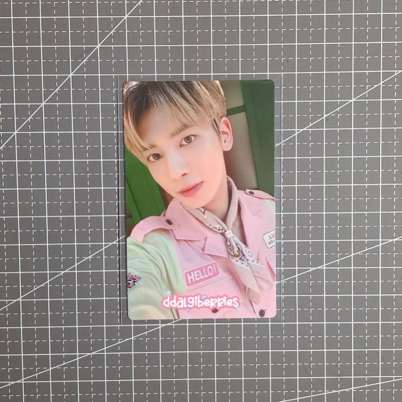 OFFICIAL PC PHOTOCARD TXT TAEHYUN SG22 SEASON GREETING 2022
