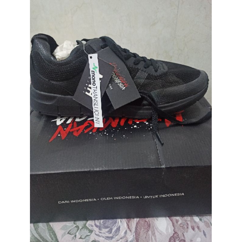 Sepatu Nah project Axe hitam uk 43