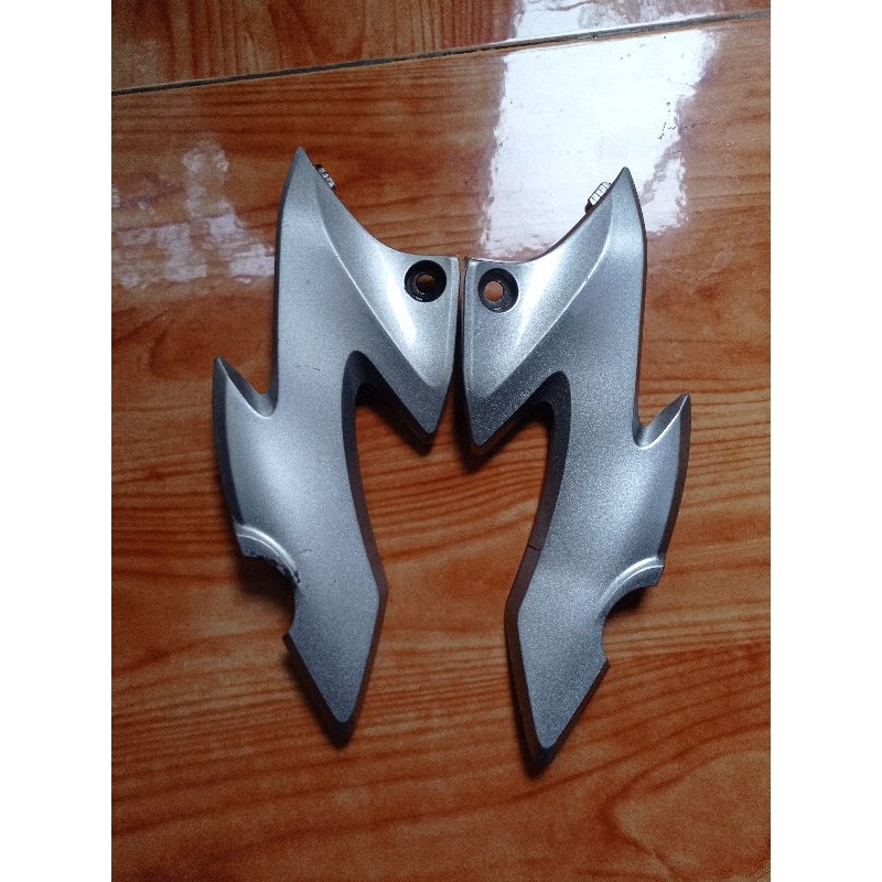kupingan batok lampu depan cbr 150r lama second ori