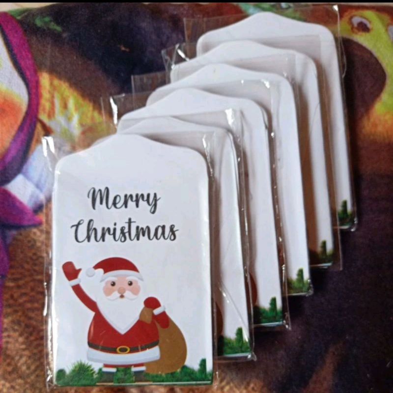 

3 pack RANDOM Amplop utk angpau Natal / Christmas siap pakai terbaru 2023 size medium 7x12cm Harga utk 1pack isi 10pcs