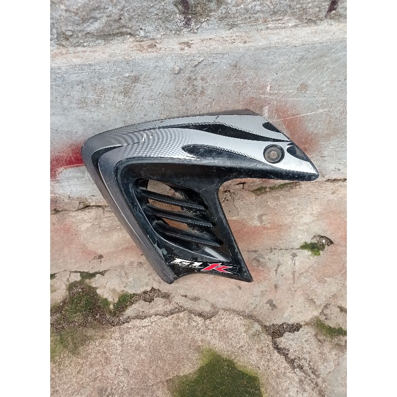 sayap tengki tiger revo lama kiri ori second