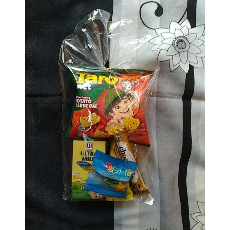 

modelTipe BIX293 Hampers Bingkisan Ulang tahun ultah Anak Snack Susu Ultra bentuk kipas 2