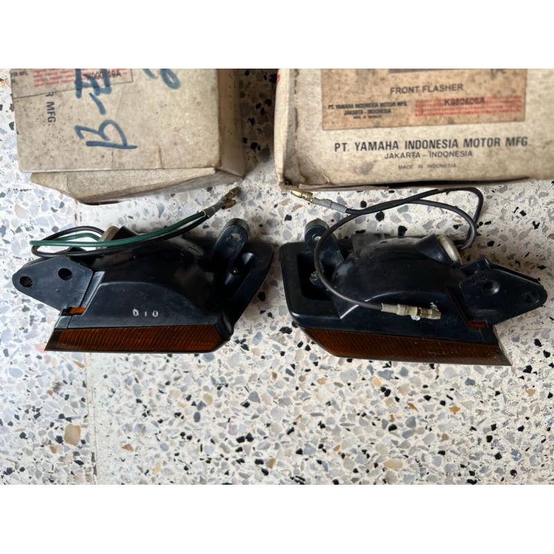 Front Flasher Assy Lampu Sein Sen Depan Alfa 3AY Ori