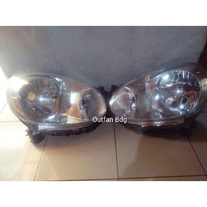 Headlamp Nissan March 2012up