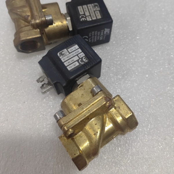 

Unik ACL Solenoid valve 1/2 BSPP E119DV12/1 2/2 NC G1/2 FPM DN12 230/AC Berkualitas