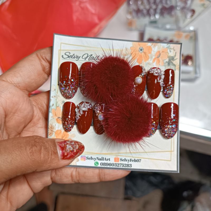 kuku palsu wedding pompom