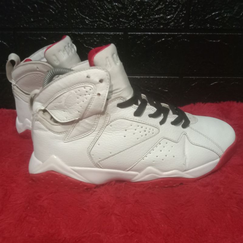 Jordan retro 7 here