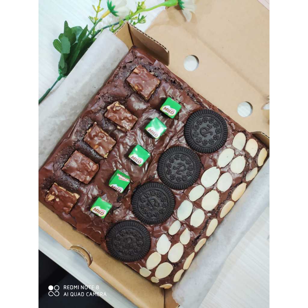 

Brownies Bella Brownies MELTED Panggang Premium Full Topping