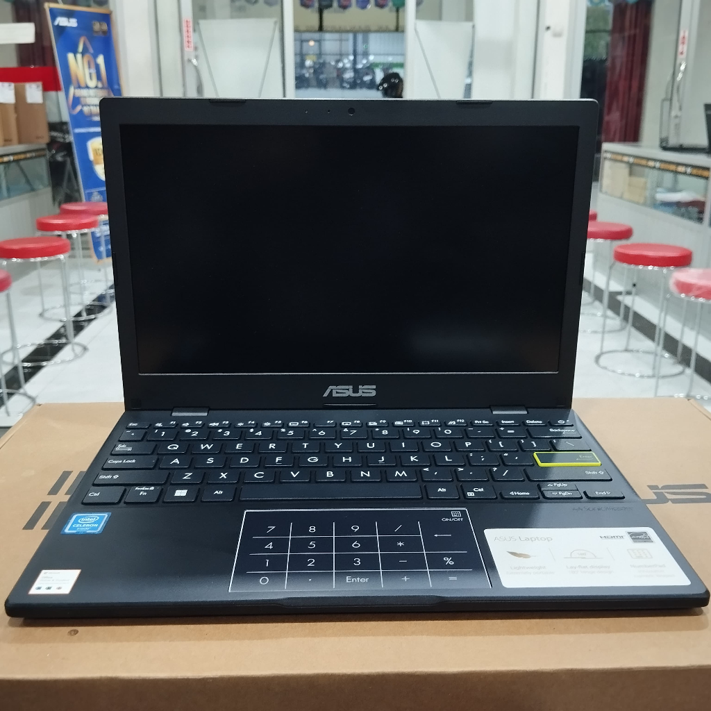 Asus Vivobook E210M RAM 4GB SSD 256GB Windows 11 Layar 11.6" Slim Murah