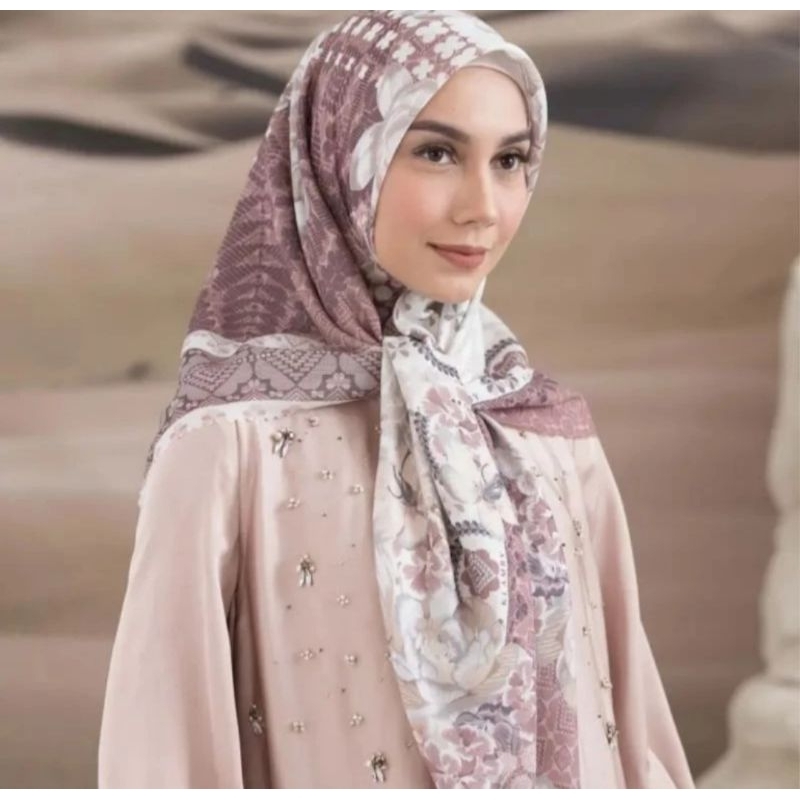 Preloved Maharani Scarf Wearing Klamby