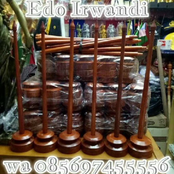 

Stok terbatas - Tiang Bendera Meja Kayu Tiang Vandel Meja (Tanpa Bendera)