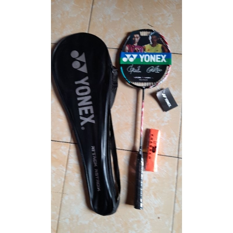 RAKET BULUTANGKIS BADMINTON YONEX CARBON