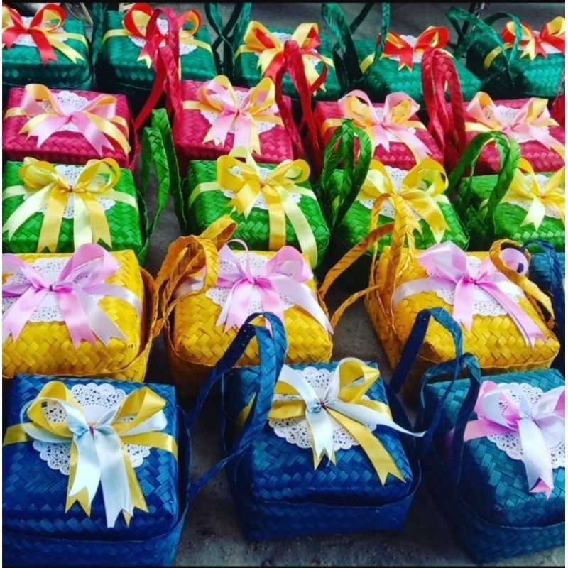 

[ Halodul ] Besek tangkai warna/besek jinjing warna sepasang | besek bambu hampers kotak hantaran lebaran