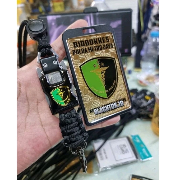 

lencana id PUSDOKKES full set lanyard