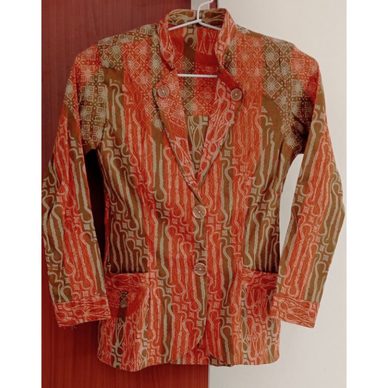 Atasan baju kerja batik model jas