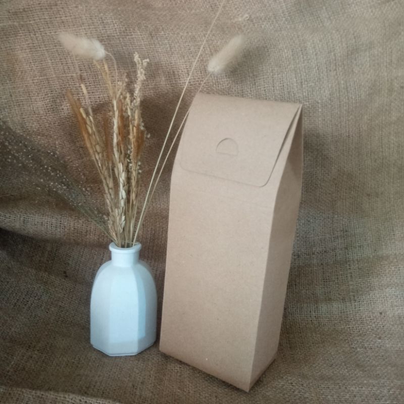 

1 Pack isi 12 pcs Gift Box Kotak souvenir Bahan Kraft 280 gsm Size 23x9x6 cm