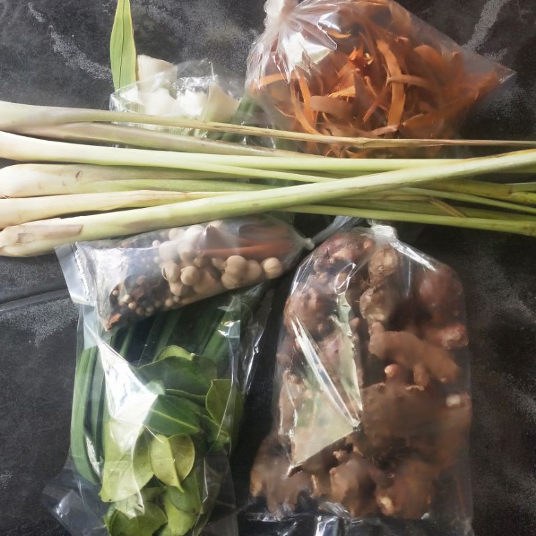 

Best Pr0duct Ramuan Paket untuk 3 - 5 liter Bir Pletok minuman herbal menjaga daya tahan tubuh Harga Spesial