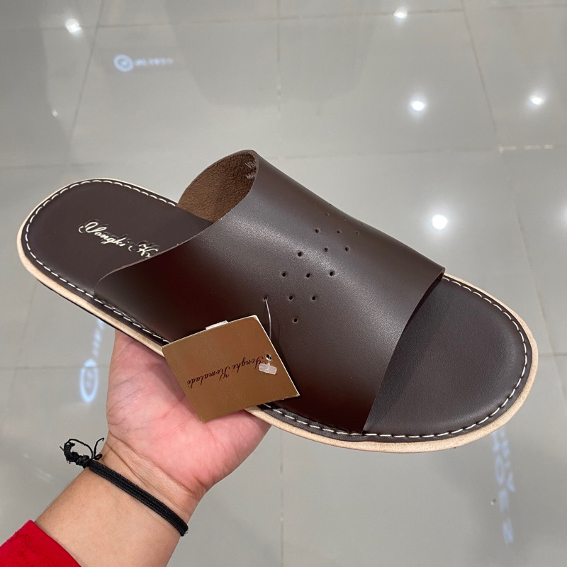 YONGKI KOMALADI SANDAL PRIA SLIP-ON MATAHARI