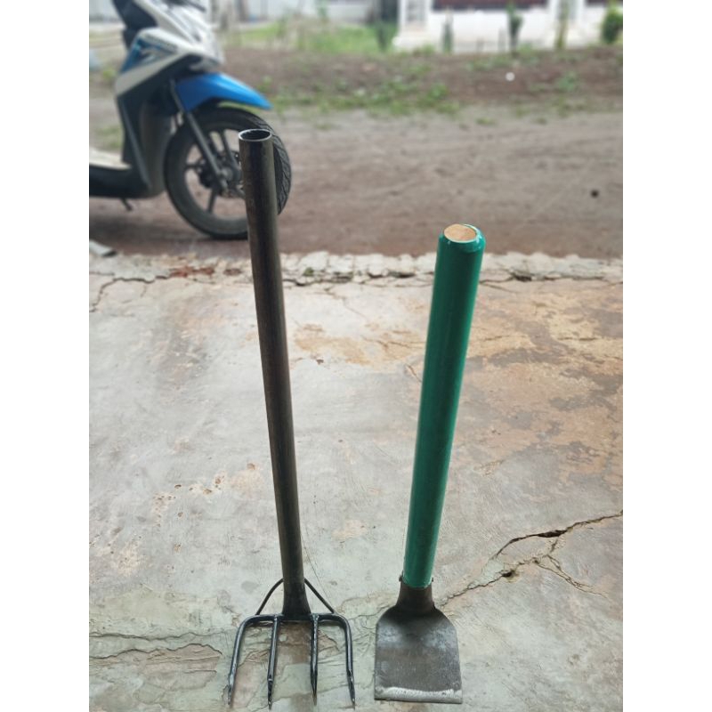 CANGKUL KEBUN / GARPU RUMPUT / CANGKUL GAGANG STAINLES / CANGKUL TAJAM