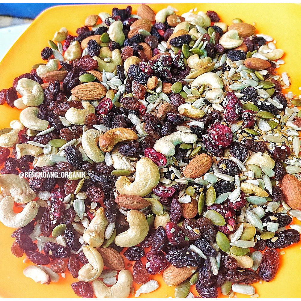 

JSN SUPER TRAIL MIX 125GR - Almond, Cashew, Raisin, Pumpkin Seed, Flaxseed, Sunflower Seed pwfam