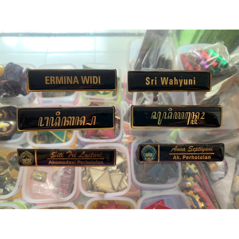 

papan nama Name tag Magnet dan Peniti