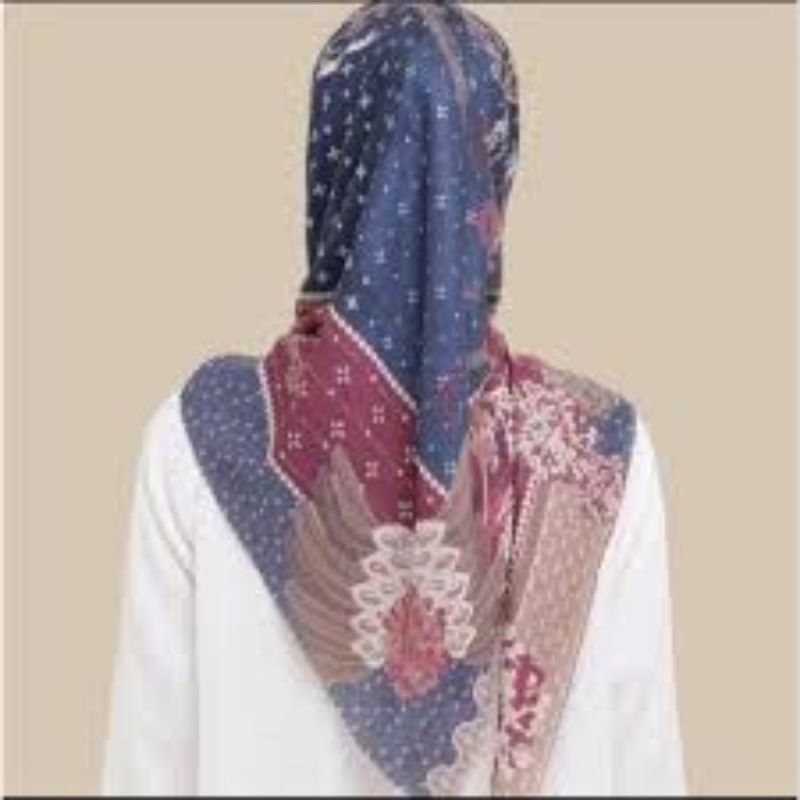 Klamby Scarf / Wearing Klamby Scarf / Klamby Dayu Scarf / Klamby Lolly Scarf