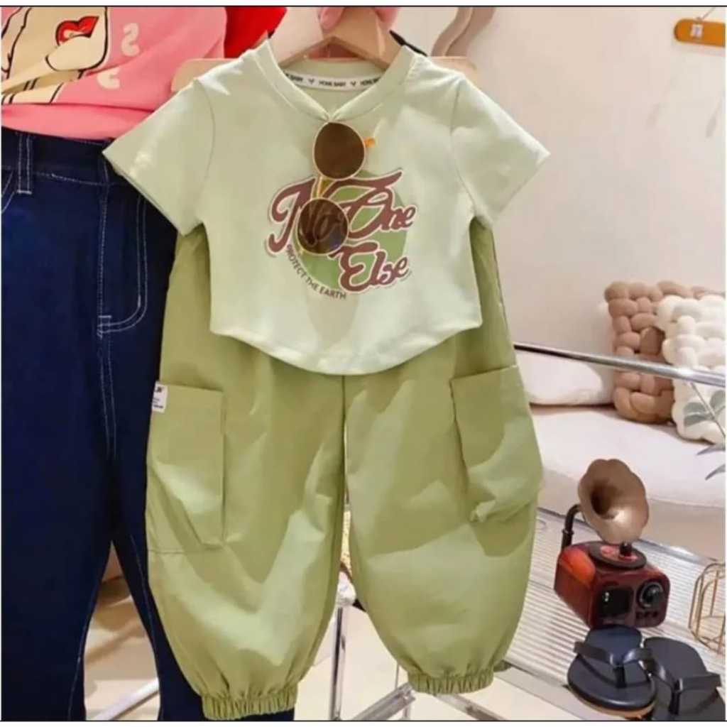 One set anak perempuan stelan viral kaos crop celana kargo joger