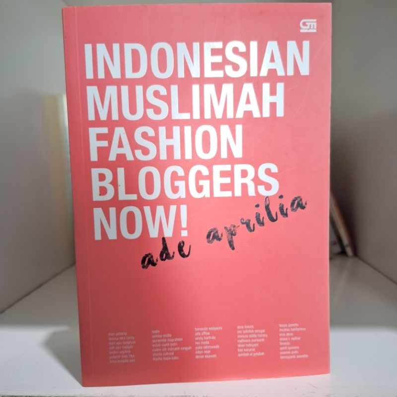 BUKU BEKAS | Indonesia Muslimah Fashion Bloggera Now - Ade Aprilia