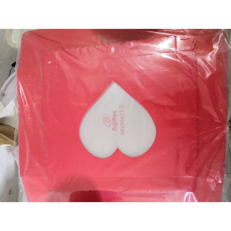 

1 pc Dus kue merah love 30x30