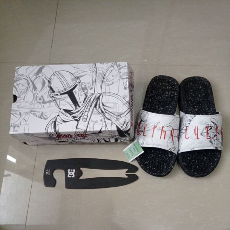 sandal slip on dc shoes x mandalorian original size 44,5 putih