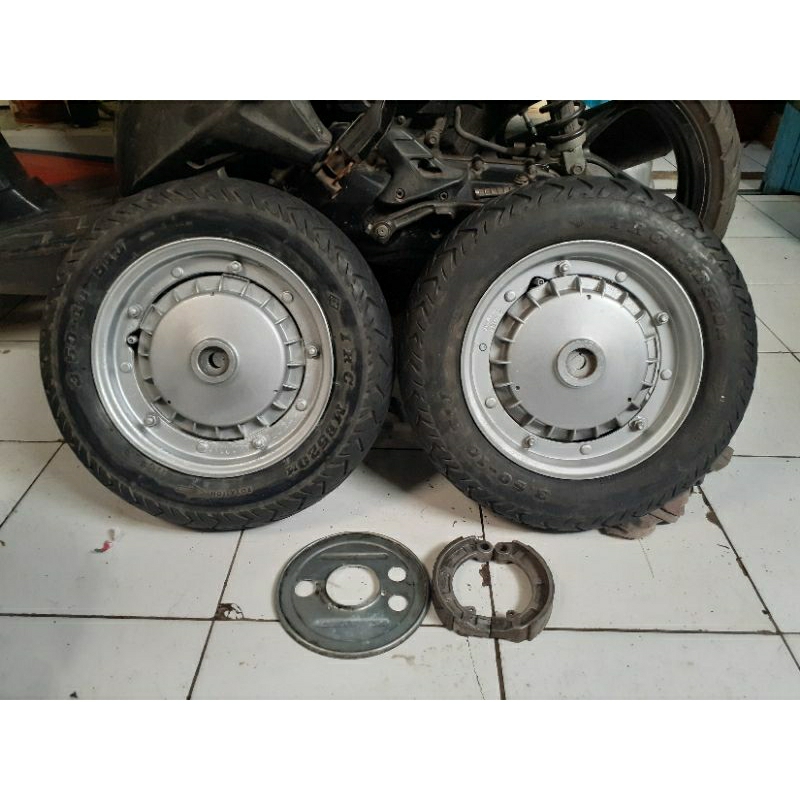 banset ban paket velg tromol ring 10 r10 vespa super sprint ps
