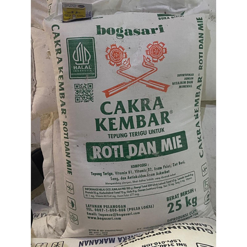 

CAKRA KEMBAR 25 KG per BAL tepung roti dan mie