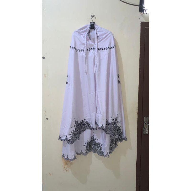 mukena bordir motif bunga terawang hitam ( ATASAN)