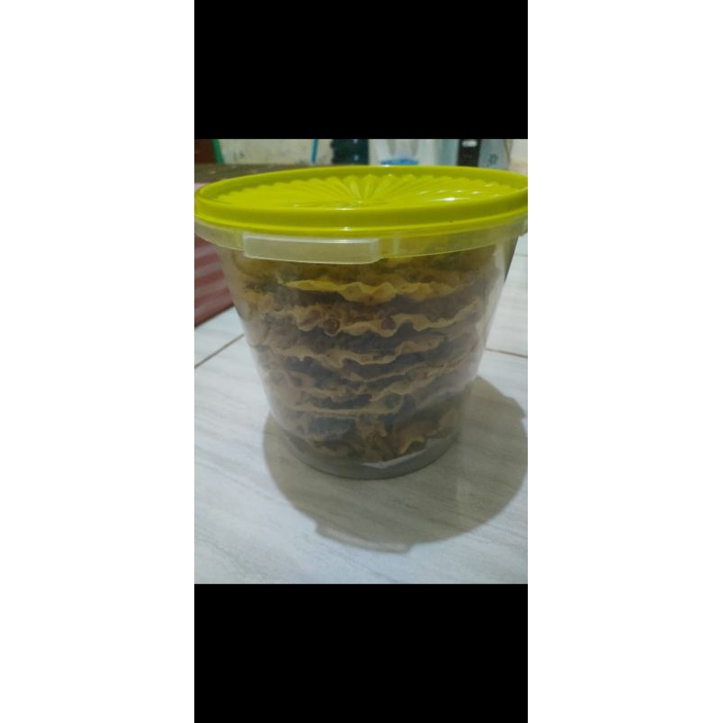 

PEYEK KACANG RENYAH DAUN JERUK Toples 5Liter