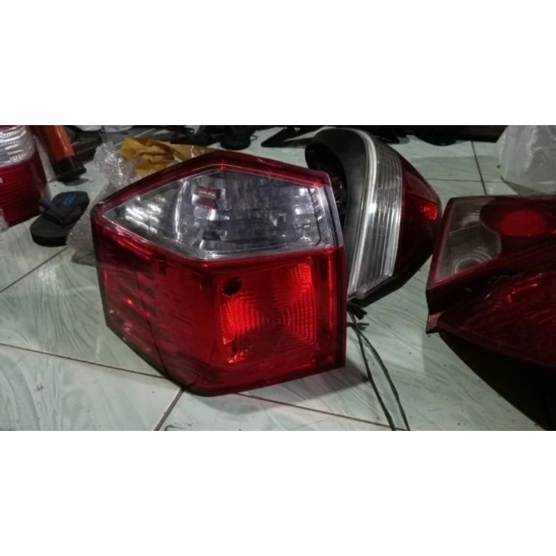 stoplamp lampu belakang chevrolet orlando