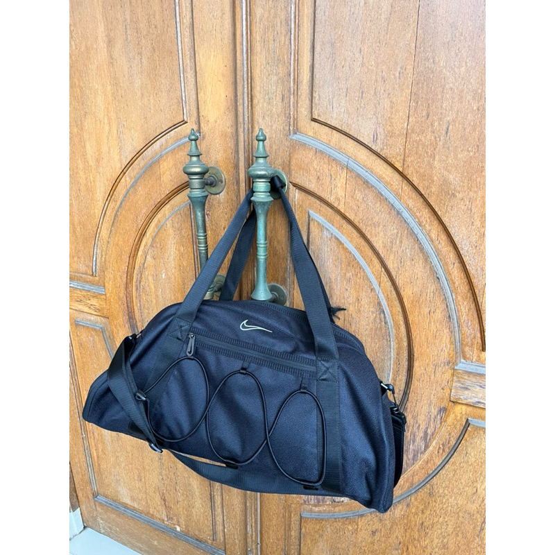 Preloved: Nike One Club Women's Training Duffel Bag (24L) Tas Gym Yoga Olahraga