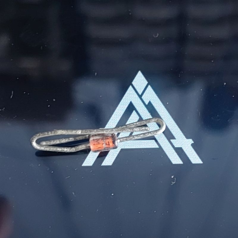 dioda zener 18v 1wat