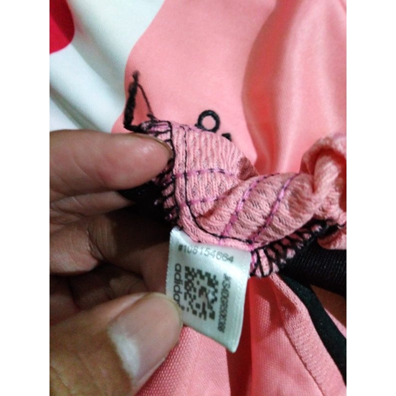 Jersey Jeep Juventus pink ukuran M