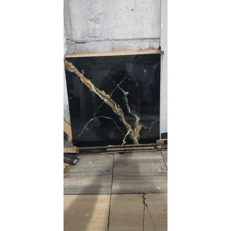 Granit 60x60 Hitam Glosy