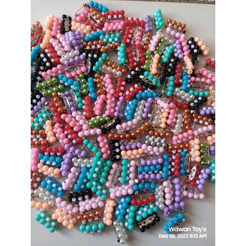 Bros dagu (peniti mutiara)