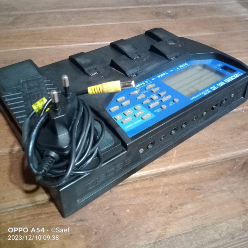 Efek Gitar Boss Me30