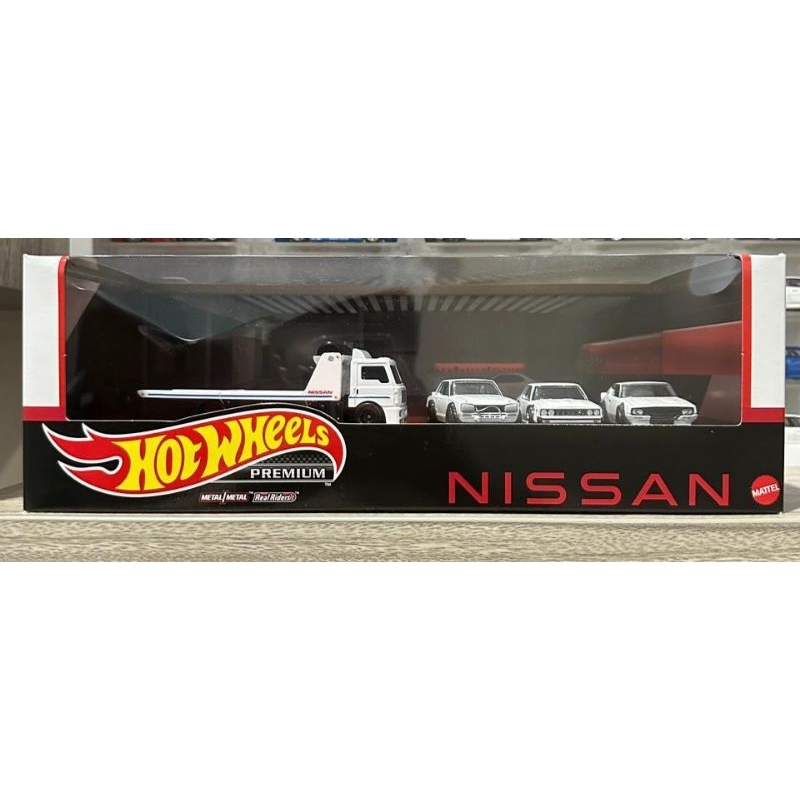 Hotwheels Premium Nissan Skyline Diorama Box Set