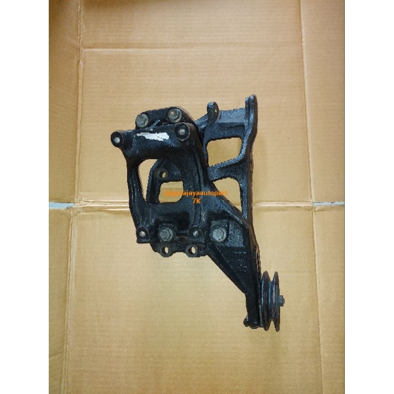 dudukan Braket pompa power steering kompresor ac toyota kijang 7k copotan