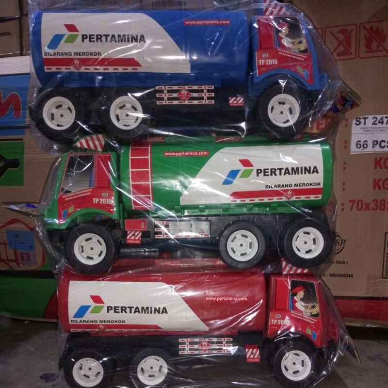 Truk jumbo tangki Pertamina/ Mainan mobil truk pengangkut minyak Pertamina besar TP 2016