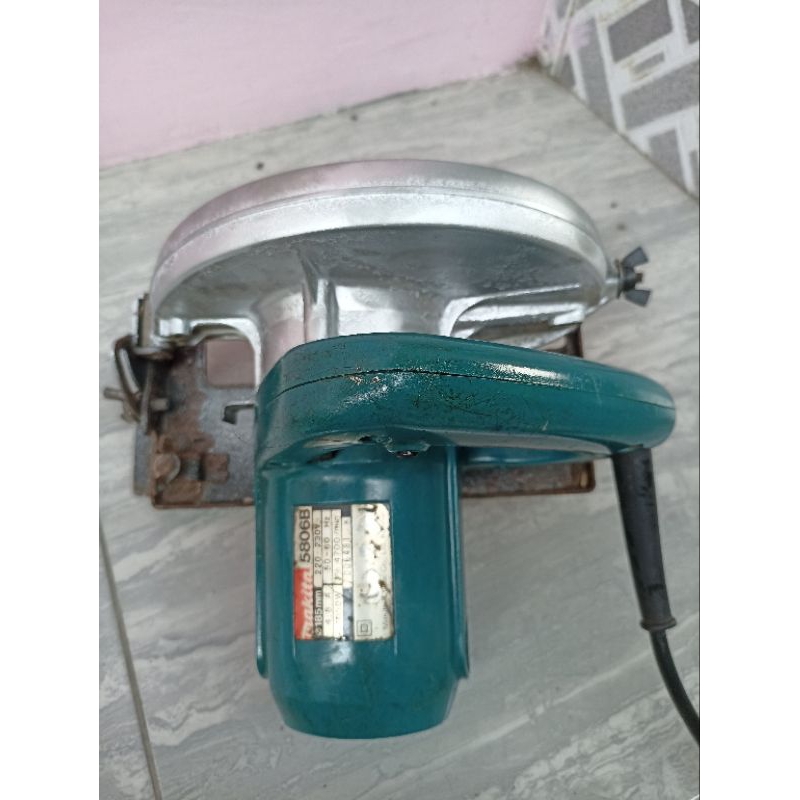 serkel circle gergaji potong kayu merk MAKITA bekas normal