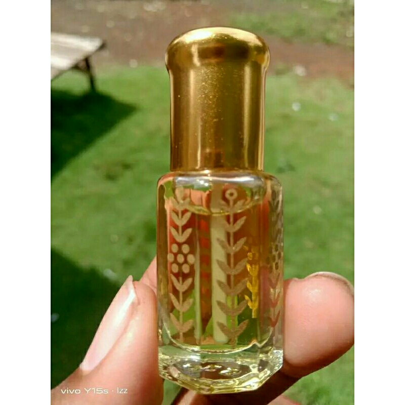 minyak wangi asli sulingan pohon gaharu isi 12 ml